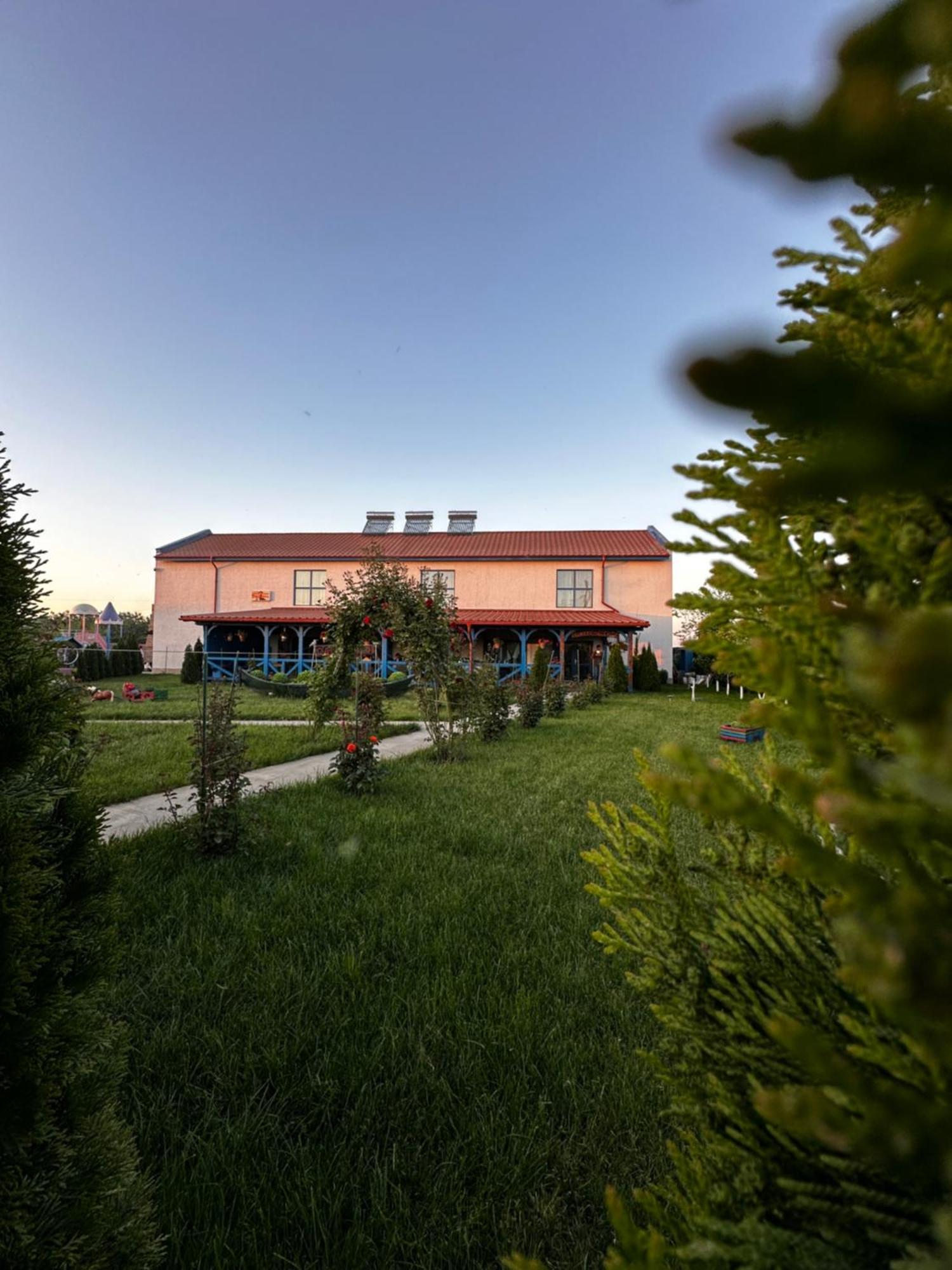 Agropensiuea Casa Uncu Hotel มูรีกีโอล ภายนอก รูปภาพ
